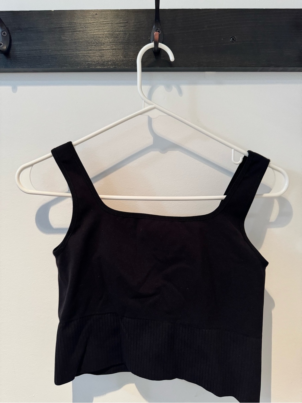 H&M Black Ribbed Crop Top Tank - Picture 3 of 3